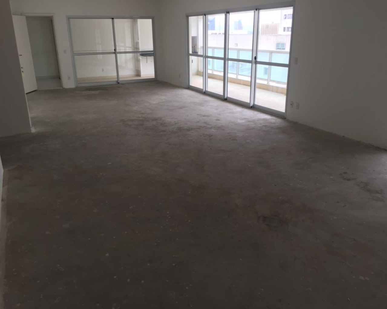 Splendore Alto Padrão 243m2 Apto no contra-piso (conforme fotos) no Splendore, o mais luxuouso de Alphaville, crie seu sonho passo a passo. 15o andar, vista para os fundos. Apto com 3 suítes com sala ampliada + escritório, cozinha, sala de almoço, despe — PRAÇA OIAPOQUE - Splendore - Splendore - ALPHAVILLE INDUSTRIAL - BARUERI/SP