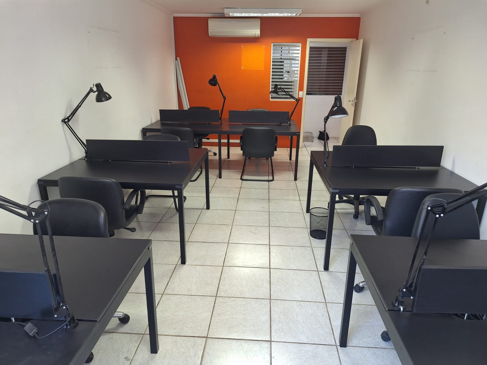Prédio para locação no Centro Comercial, 240 m² – Condomínio Centro Comercial Alphaville, Barueri – Cód. 74223068 — imagem 1