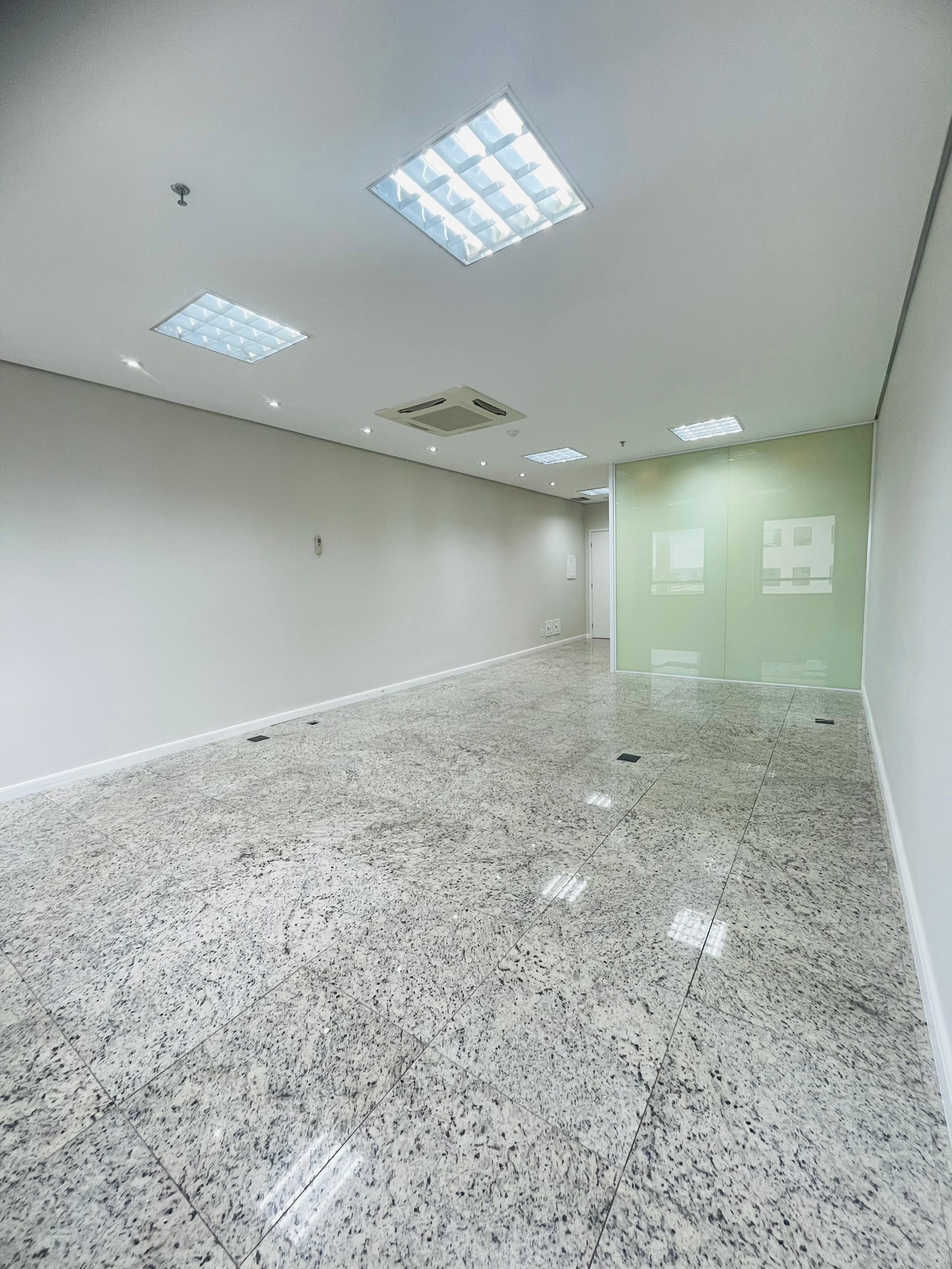 SALA — AVENIDA ANDRÔMEDA - air offices - air offices - GREEN VALLEY ALPHAVILLE - BARUERI/SP — imagem 19