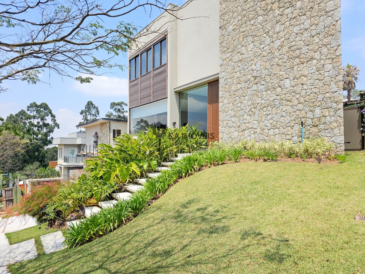 Casa à venda no Tamboré 11, 420 m² – Tamboré, Santana de Parnaíba – Cód. 77679313 — imagem 2