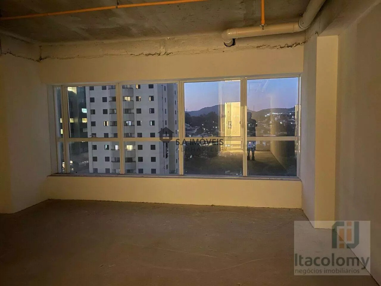 Sala comercial à venda em Dezoito do Forte Empresarial/Alphaville., 70 m² – Barueri – Cód. 78383715