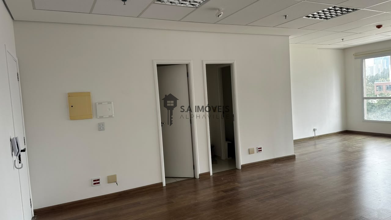 Sala comercial para locação em Sítio Tamboré Alphaville, 55,77 m² – Barueri – Cód. 79043394