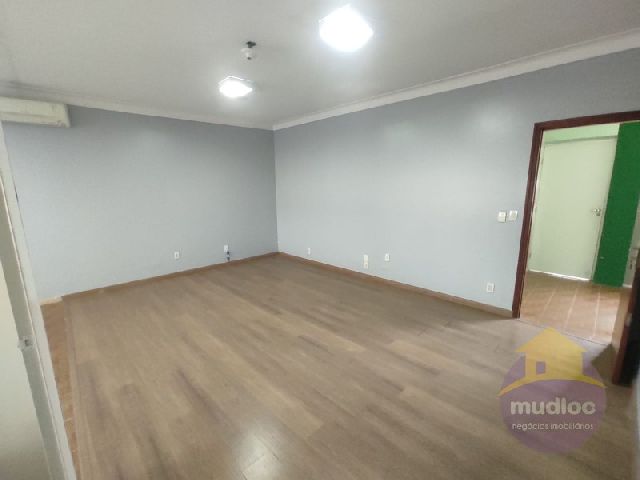 SALA COMERCIAL SEMI MOBILIADA PARA LOCAÇÃO 15M² DENTRO DE SALÃO DE