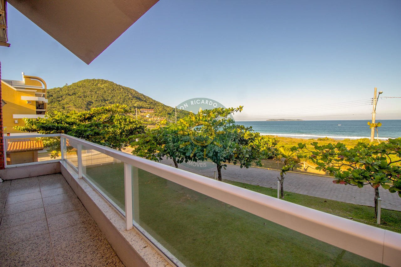 Casa de frente para a Praia de Quatro Ilhas - Bombinhas - EXCLUSIVO