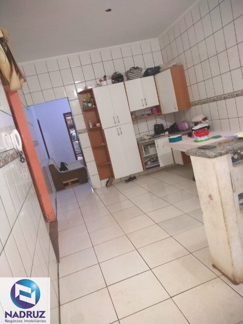 Apartamento 2 quartos, sendo um suíte, 1 vaga de garagem coberta