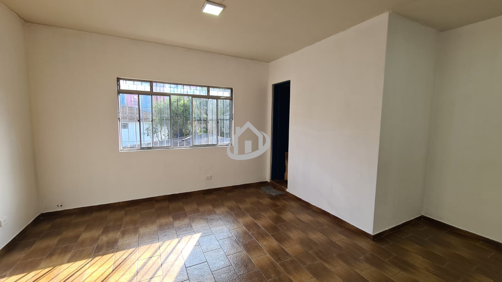 SALA COMERCIAL SEMI MOBILIADA PARA LOCAÇÃO 15M² DENTRO DE SALÃO DE