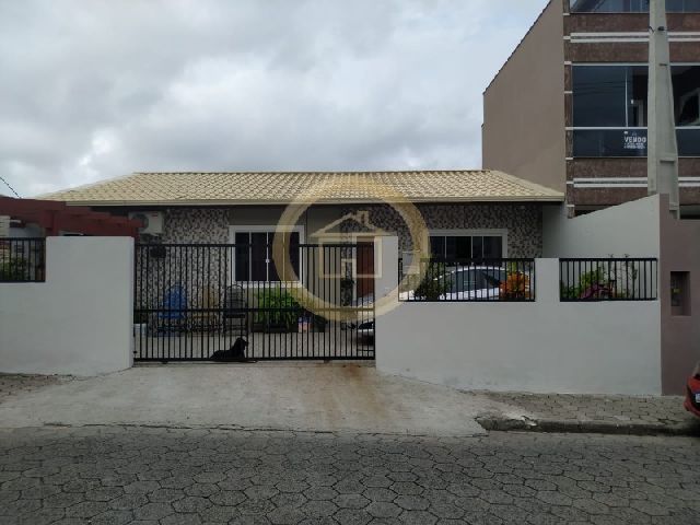 Sobrado Geminado para Venda, Florianópolis / SC, bairro Ingleses do Rio  Vermelho, 2 dormitórios, sendo 2 suítes, 1 banheiro, 2 vagas de garagem,  área construída 85,00 m², terreno 180,00 m²