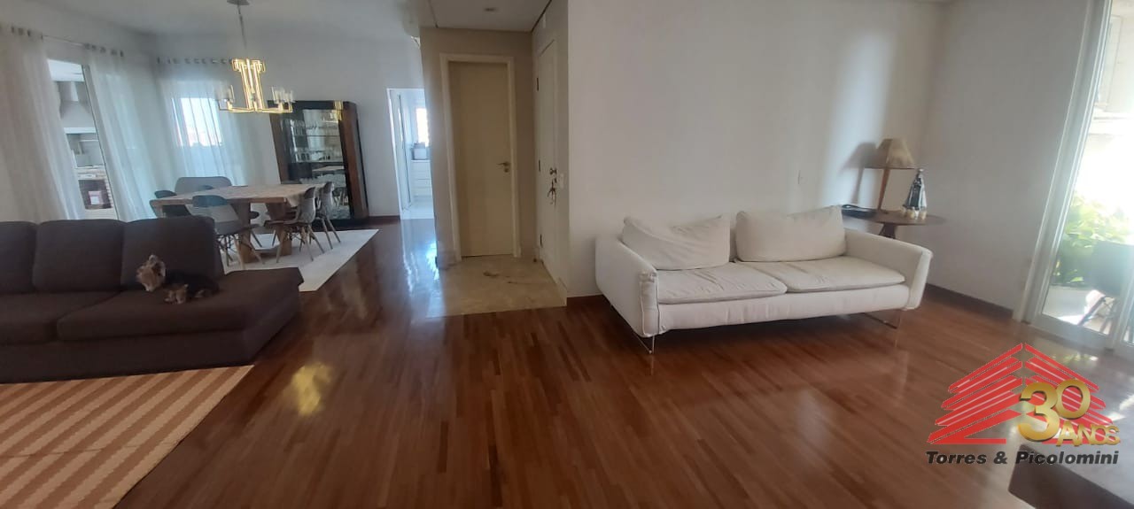 Apartamentos com salão de jogos para alugar na Rua Visconde de