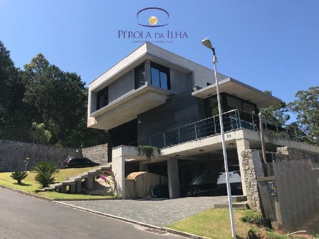 Casa Impecável, com 3 Dormitórios e Deck com Piscina, localizado no Ingleses /Florianópolis