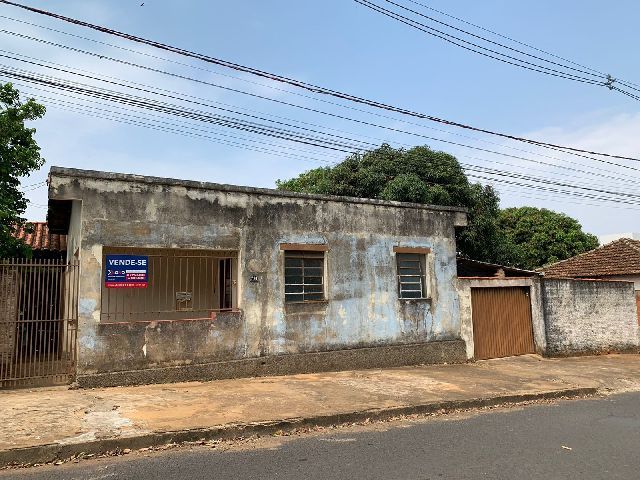 Vende-se terreno urbano (lote) no Bairro Dona Diva em Patrocínio