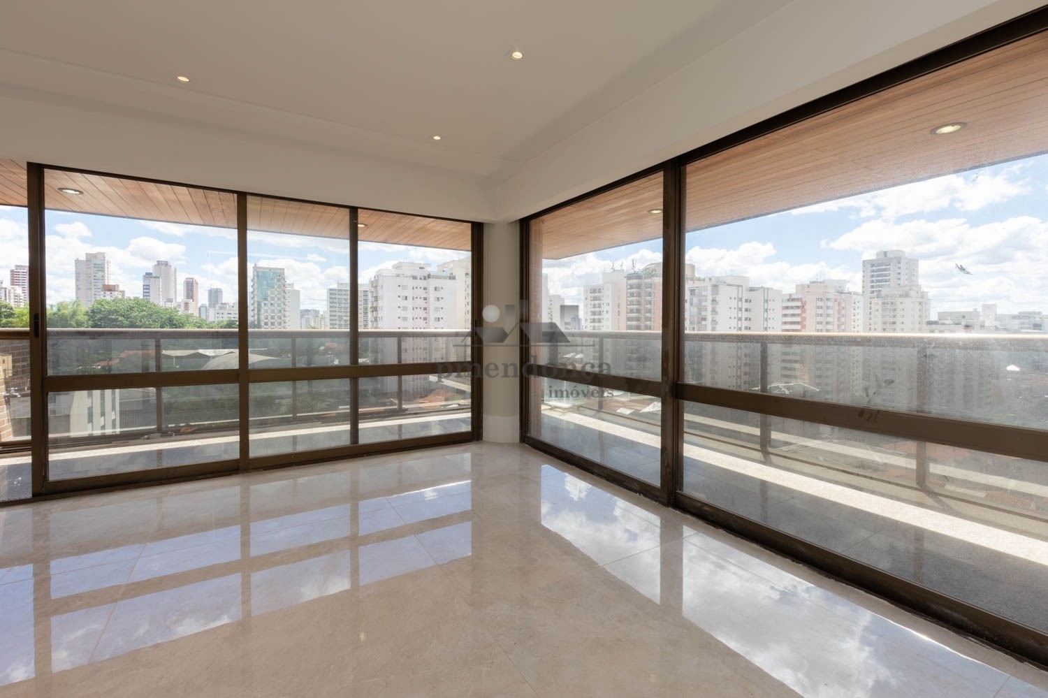 Perdizes 4 Quartos 4 Suites 5 Vagas 240 M