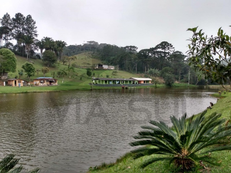 Chacara no parque do gugu em juquitiba sp