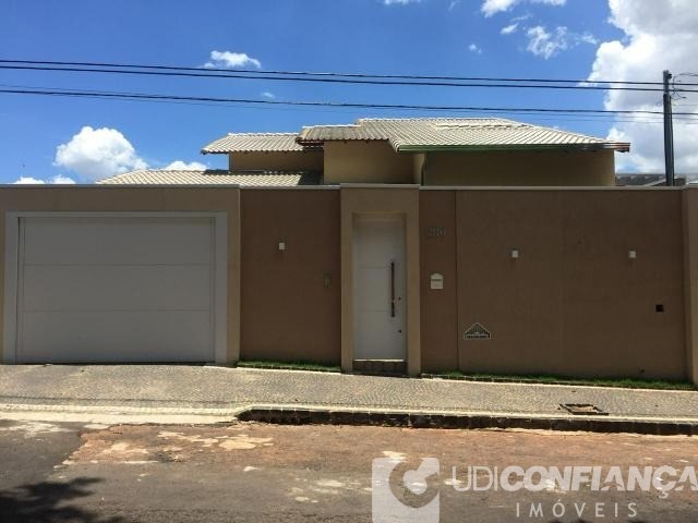 Casa para venda em Uberlândia / MG, New Golden Ville, 3 dormitórios, 3  banheiros, 3 suítes, 4 garagens, área construída 180,00