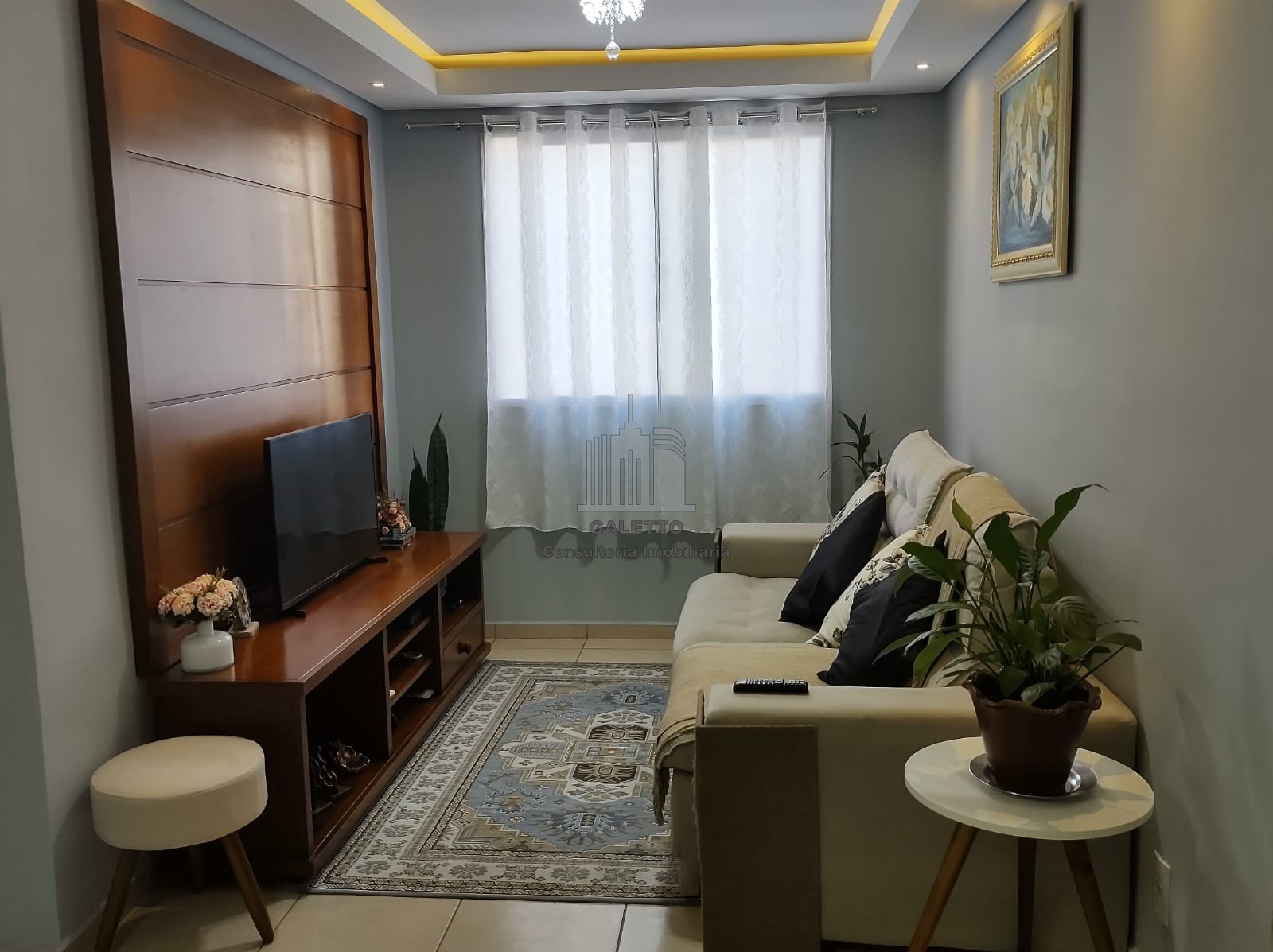 Lindo apartamento, semi-mobiliado com móveis planejados na cozinha ,  quartos e banheiro. Piso laminado e iluminação diferenciada. Campo Pequeno,  Colombo, Pr - Deck Concept Home