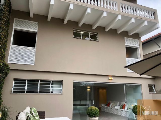 CASA A VENDA NO JARDIM LONDRINA. SÃO 272m² COM 03 DORMITÓRIOS SENDO 01  SUÍTE. SALÃO DE JOGOS E CHURRASQUEIRA.