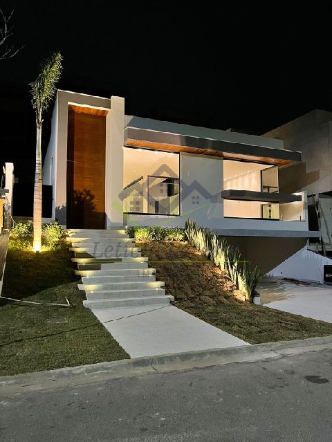 Casa com 4 dormitórios à venda, 370 m² por R$ 3.710.000,00 