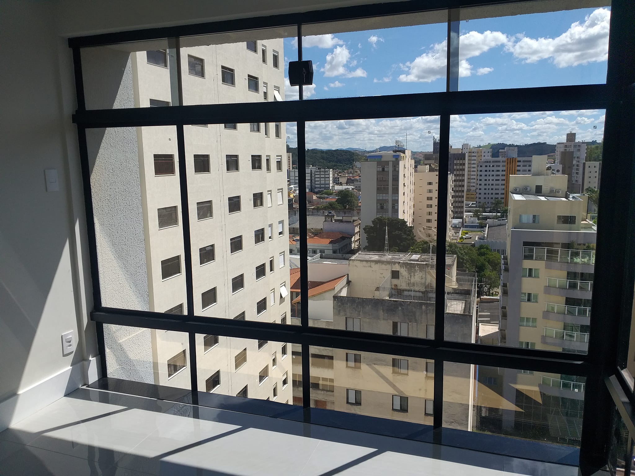 Itajubá/MG - Prédio com 2 andares no Centro - jb28998 Apartamentos