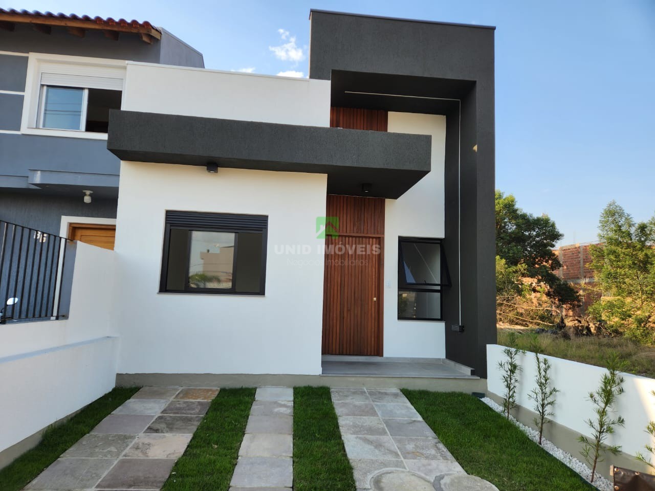 CASA TÉRREA COM 2 DORMITÓRIOS NO BAIRRO HÍPICA - PORTO ALEGRE