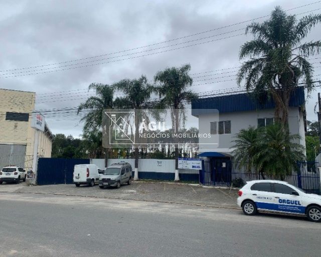 Imóveis com área de serviço para alugar em Putim, São José dos Campos, SP -  ZAP Imóveis