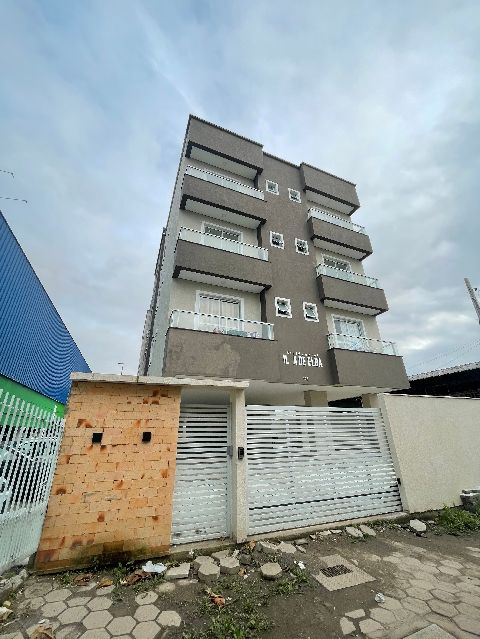 Apartamento para Venda - Florianópolis / SC no bairro Ingleses do Rio  Vermelho, 3 dormitórios, sendo 1 suíte, 2 banheiros, 2 vagas de garagem,  mobiliado, área total 145,00 m², área útil 118,00 m²