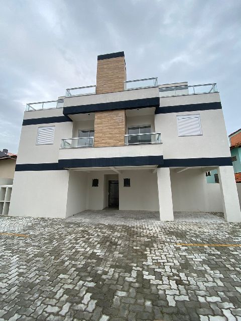 Apartamento para Venda - Florianópolis / SC no bairro Ingleses do Rio  Vermelho, 3 dormitórios, sendo 1 suíte, 2 banheiros, 2 vagas de garagem,  mobiliado, área total 145,00 m², área útil 118,00 m²