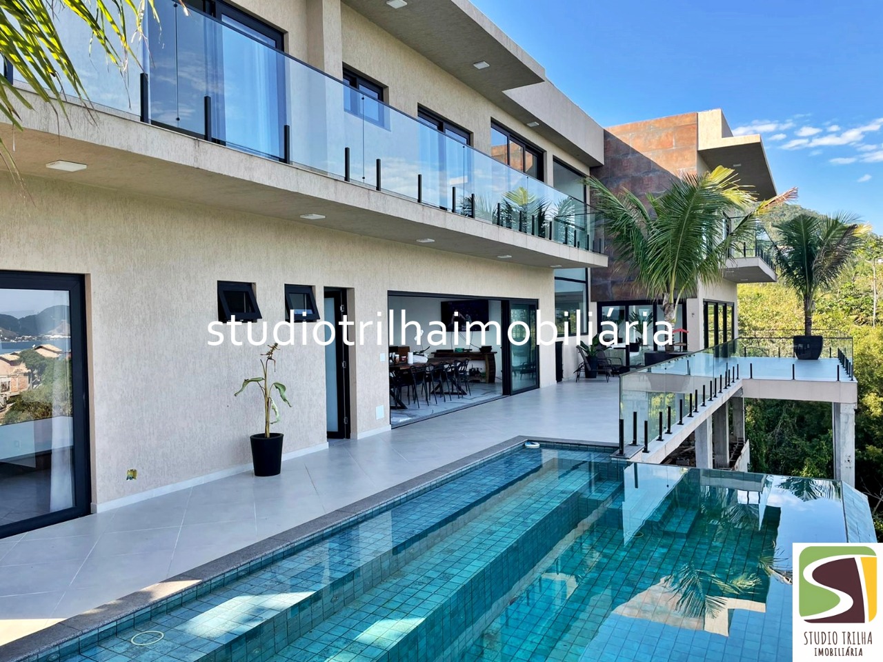 Mansão moderna com 10 suítes,750m², á venda em Siriúba, Ilhabela - SP