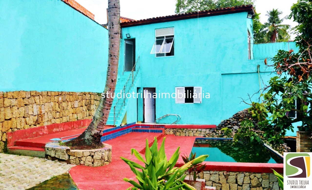 Casa sobrado em Ilhabela com 350m² de área construída e 463m² de área de terreno