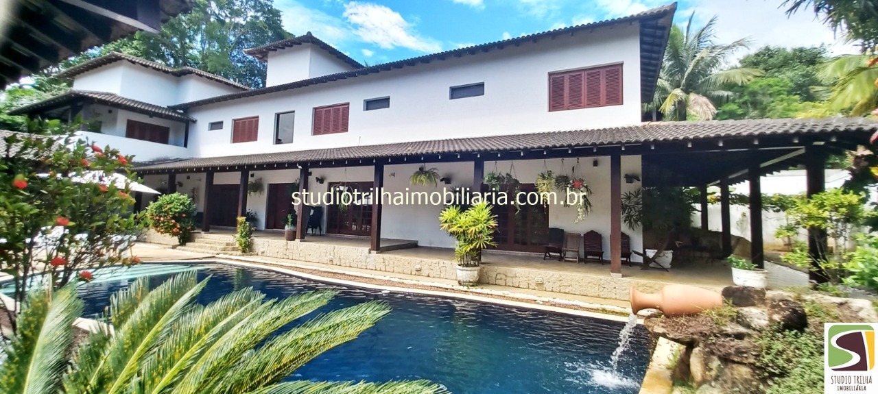 Linda Mansão, 1.550m² com 8 Quartos, Varanda Gourmet e Vista para o Mar em Ilhabela - SP