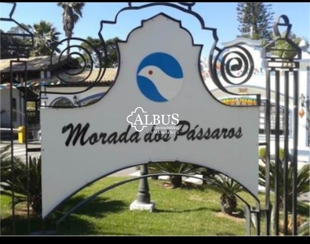 Terreno à venda no Morada dos Pássaros, 360m²