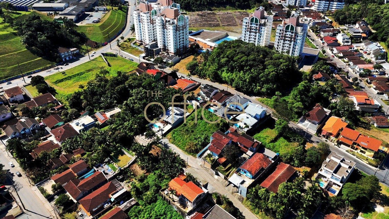 Terreno à venda em Joinville-SC, bairro Anita Garibaldi, 930,00 m² de área! em Anita Garibaldi — foto 3