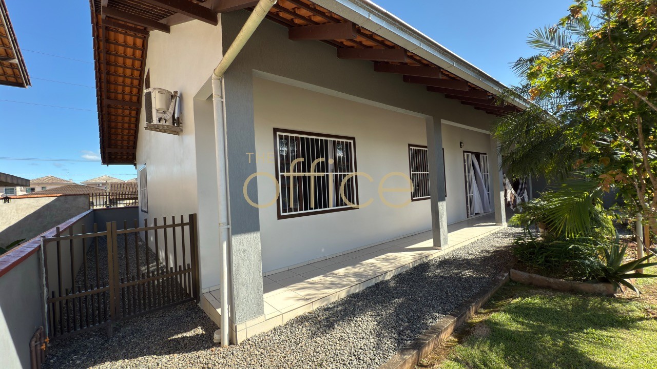 Casa em Iririú — foto 4