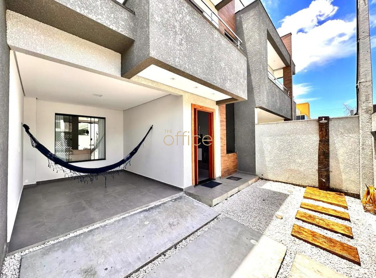 Sobrado em Itacolomi · Balneário Piçarras