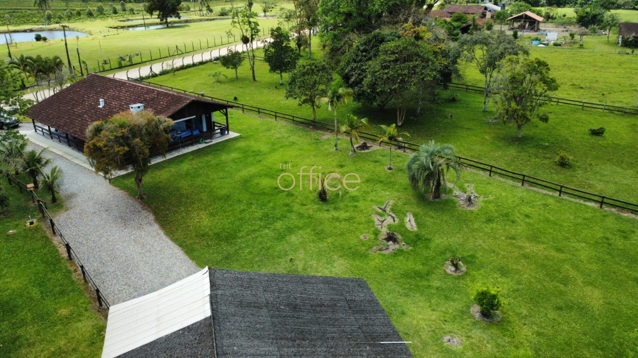 Chácara em Pinheiros · Balneário Barra do Sul