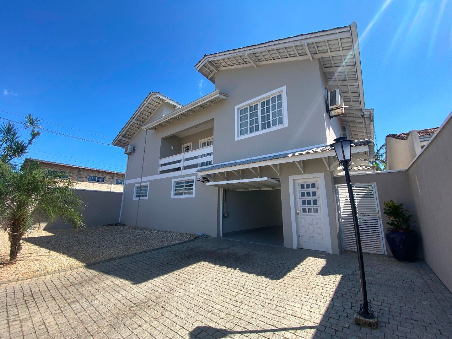SOBRADO COMERCIAL E RESIDENCIAL em Jardim Iririú — foto 2